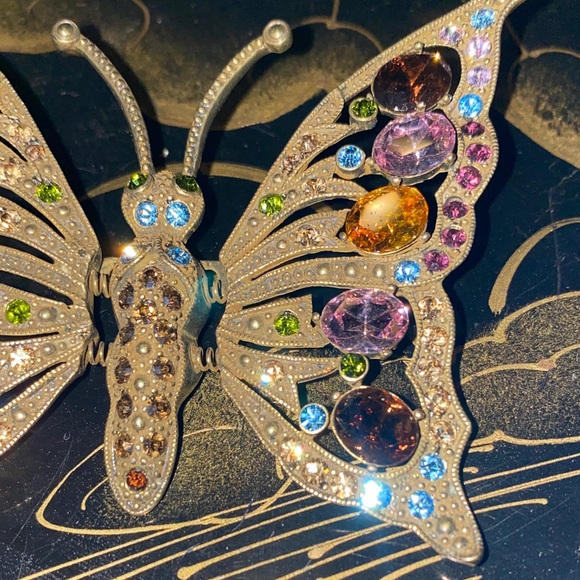 Heidi Daus Butterfly Beauty Swarovski Crystal Gold-Tone Brooch - Picture 7 of 10